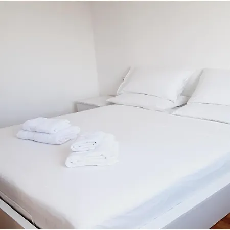 Δωμάτια σε οικογενειακή κατοικία 999-ting *